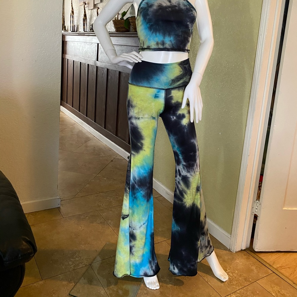 2 pieces new one bell bottom and top - Picture 7 of 16